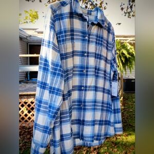 Croft & Barrow Blue and White Plaid Button Down Shirt